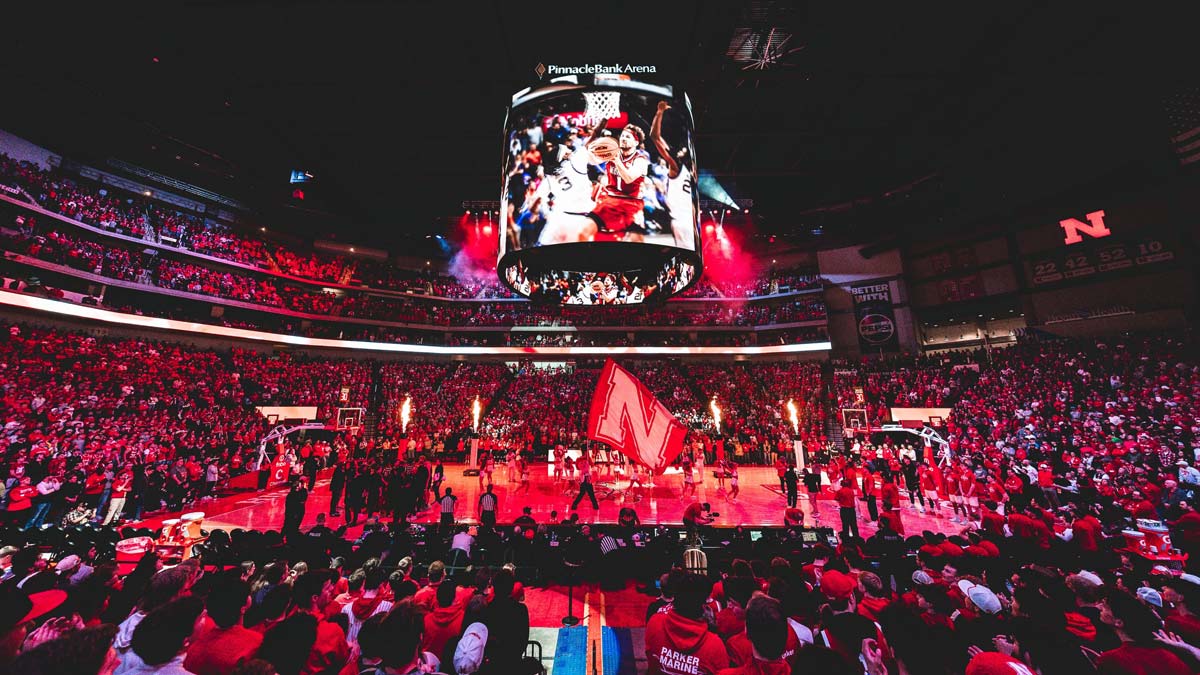 volleyball players celebrating
